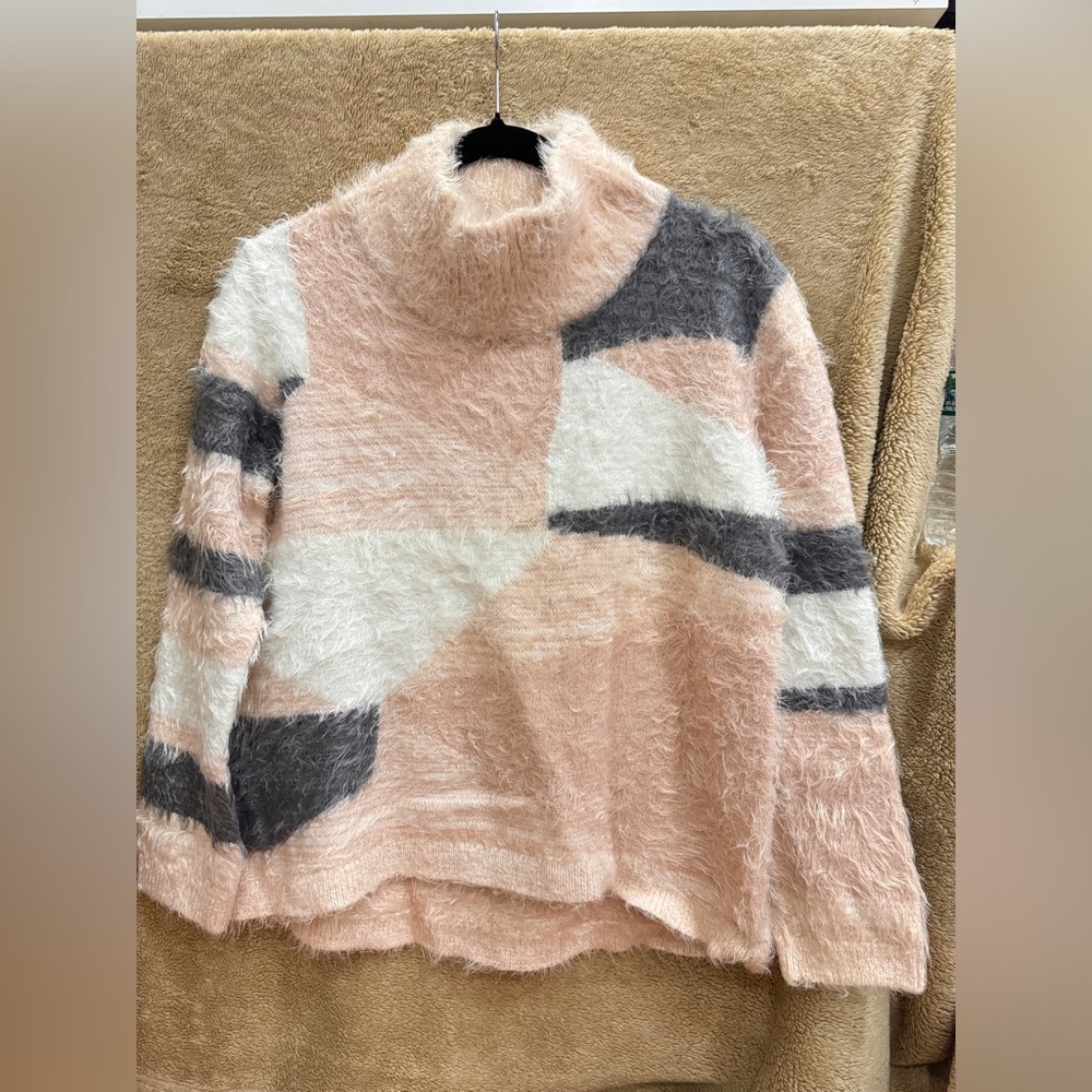 Vince Camuto Sweater